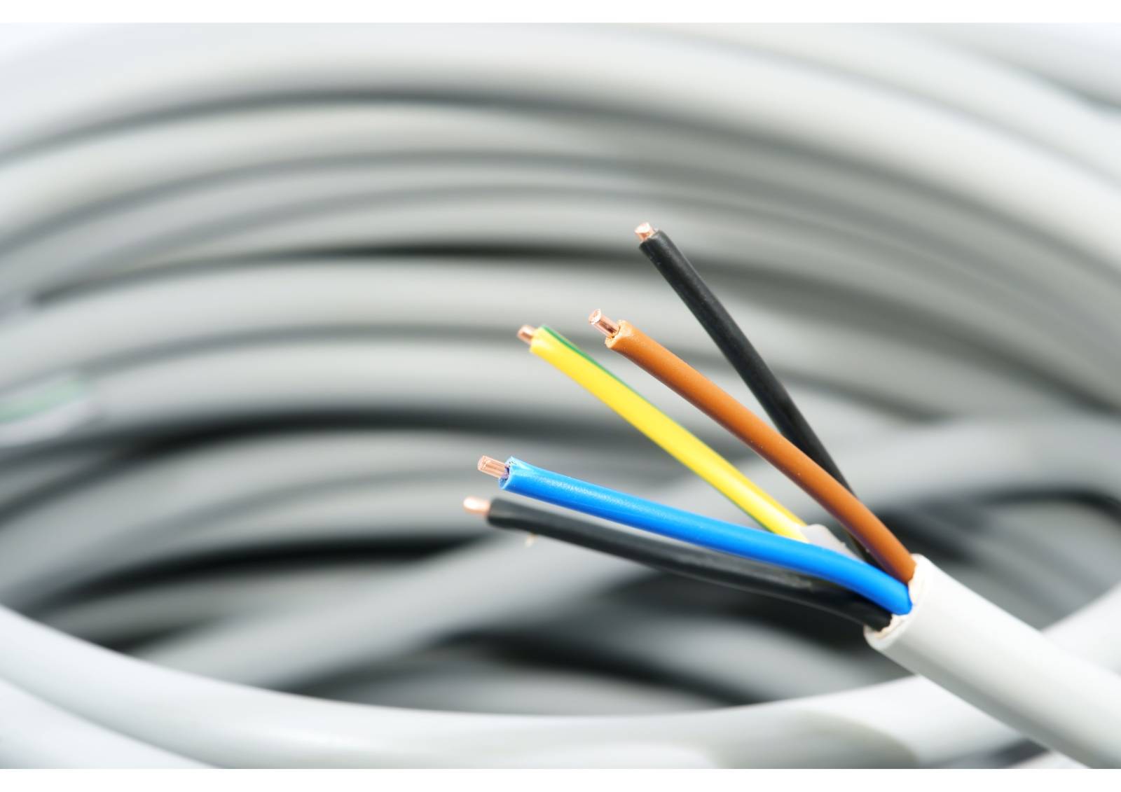 Entreprise photovoltaique dans le Gard pour réaliser une installation de panneau solaire en triphasé 