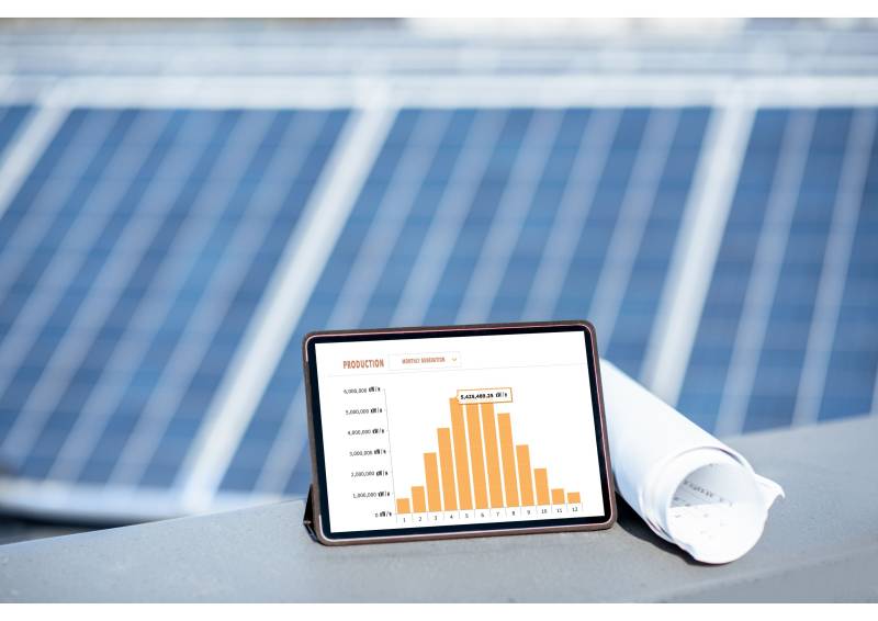 Étude de rentabilité réalisée par un technicien de panneau solaire vers Orange