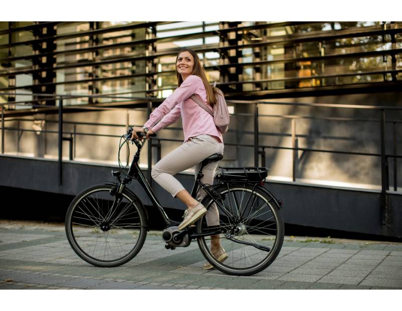 Installation d’abri vélo avec panneau solaire à Avignon (Vaucluse)