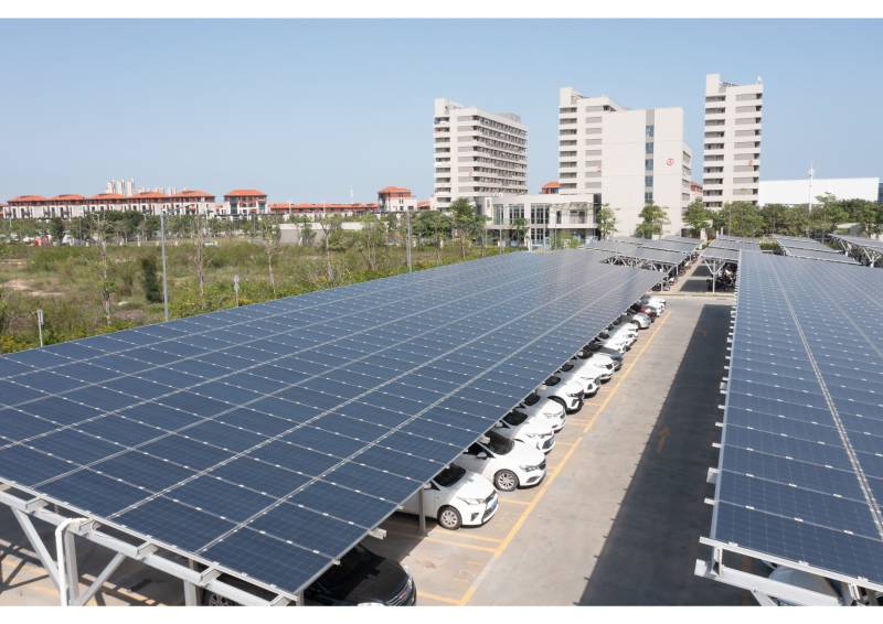 Installation d'ombrière photovoltaique pour parking d’entreprise à Montpellier dans l’Hérault