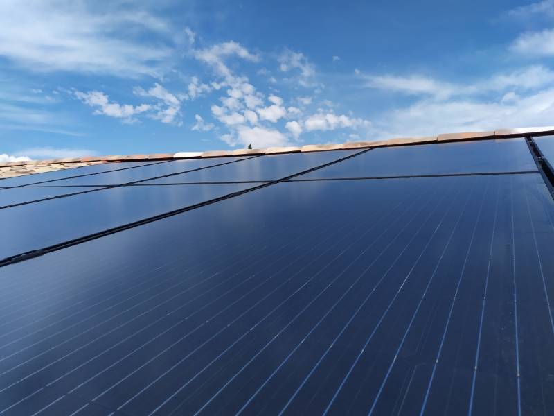 INOVA technologies Installation de panneaux solaire avec micro-onduleurs à Pujaut dans le Gard