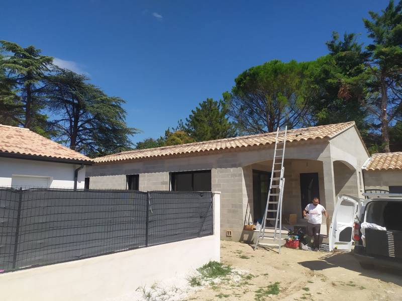 Pose de panneaux solaires dans la Drôme