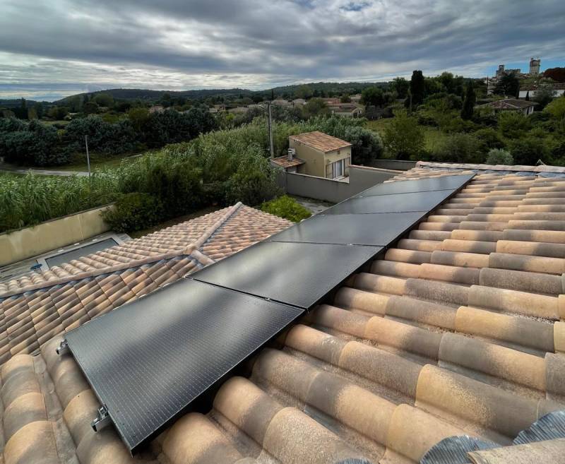 Pose de panneaux solaires monocristallins à Aix en Provence