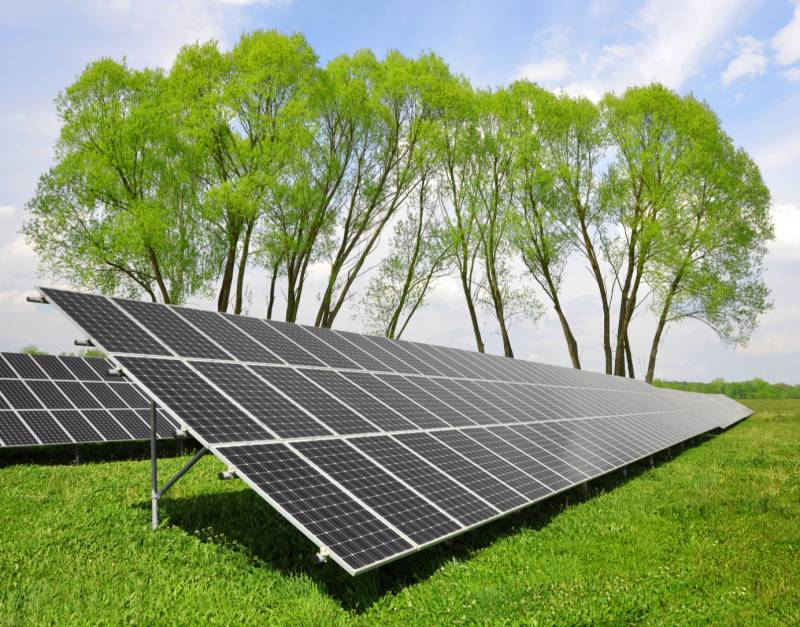 Pose de ferme solaire sur un terrain non constructible dans le sud de la France