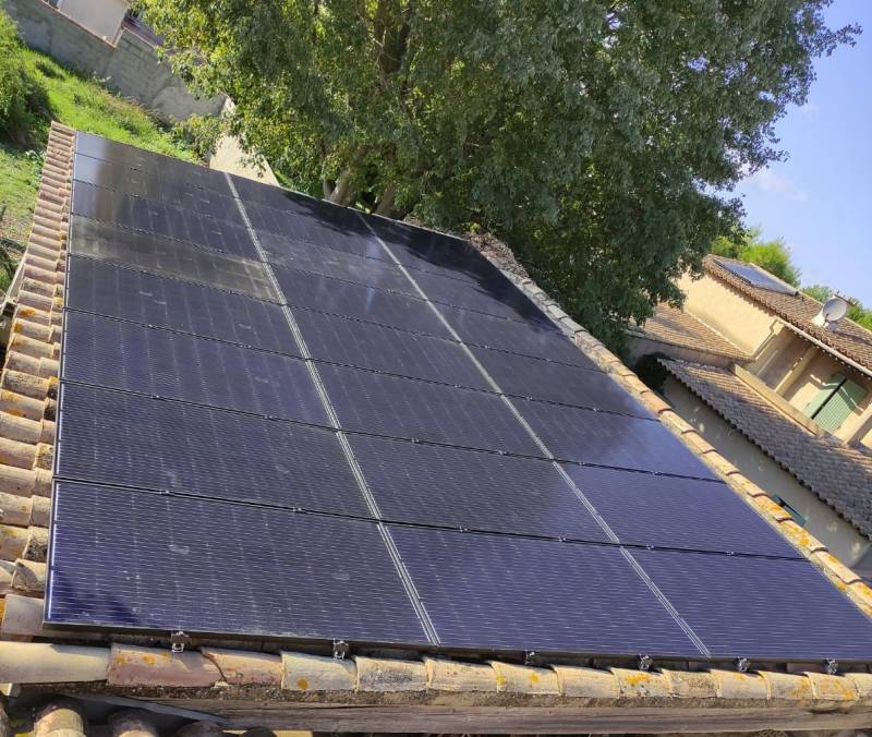 Pose de panneaux solaires à Boulbon (13) INOVA technologies