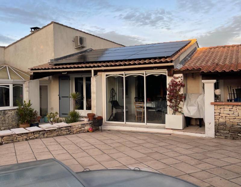 Pose de panneaux solaires DMEGC dans le Vaucluse