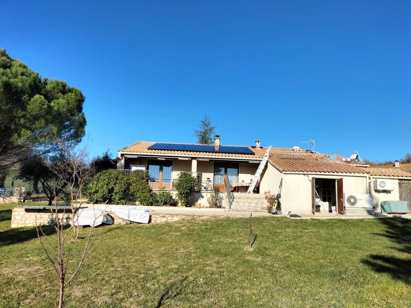 Installation de 2 panneaux SunPower Maxeon 6 AC à Apt